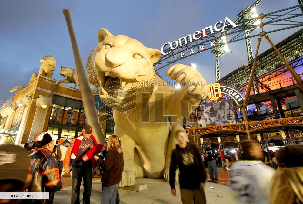 Tiger statue at Comerica Park