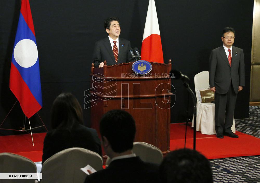 Japanese prime minister in Laos