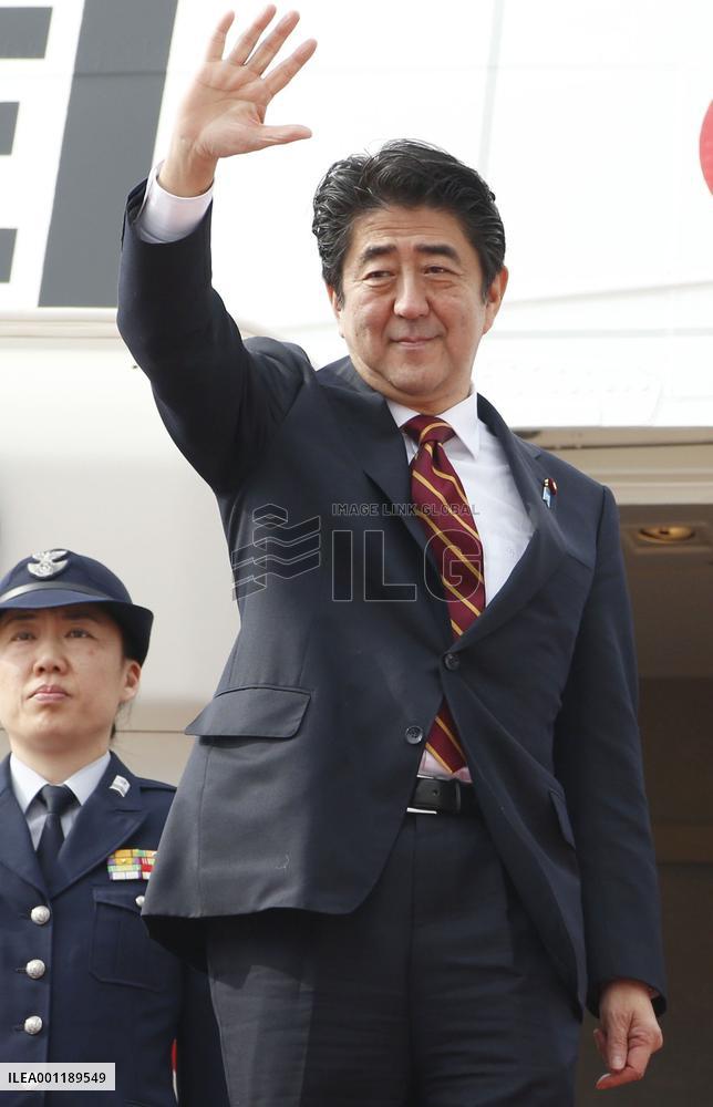 Japanese prime minister in Laos