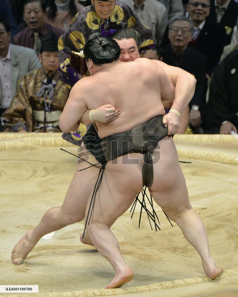 Harumafuji wins 6th career title