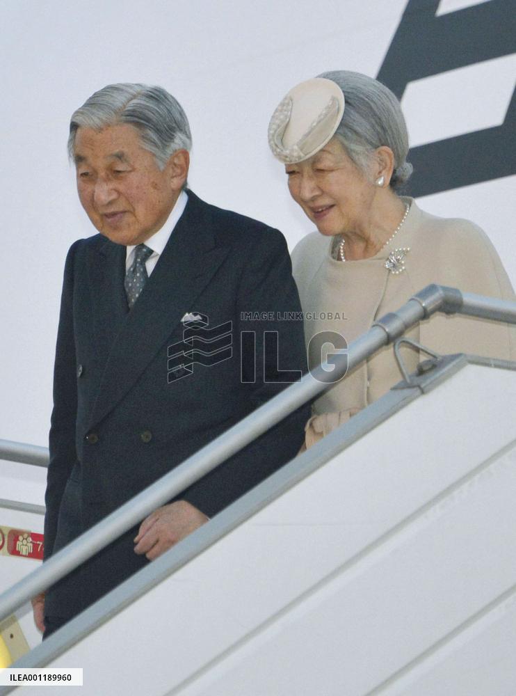 Emperor, empress arrive in India
