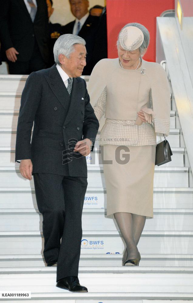 Emperor, empress arrive in India