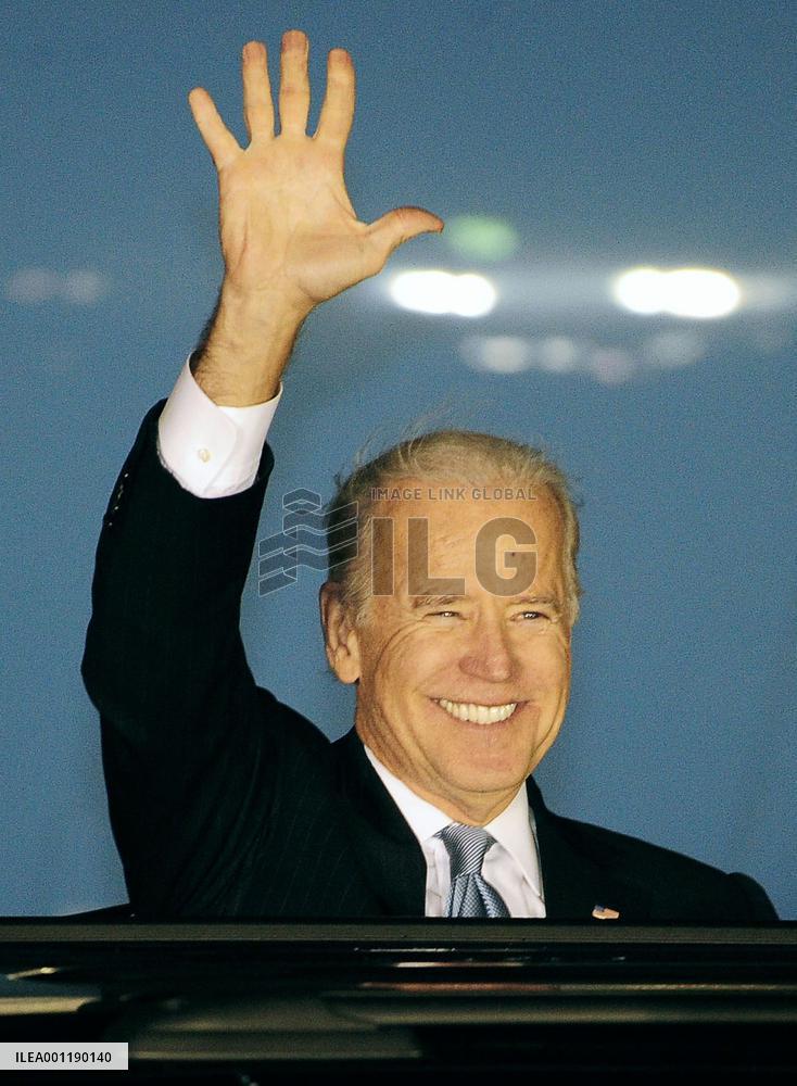 Biden arrives in S. Korea