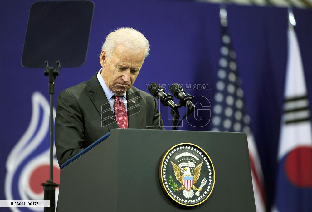 Biden mourns Mandela's passing