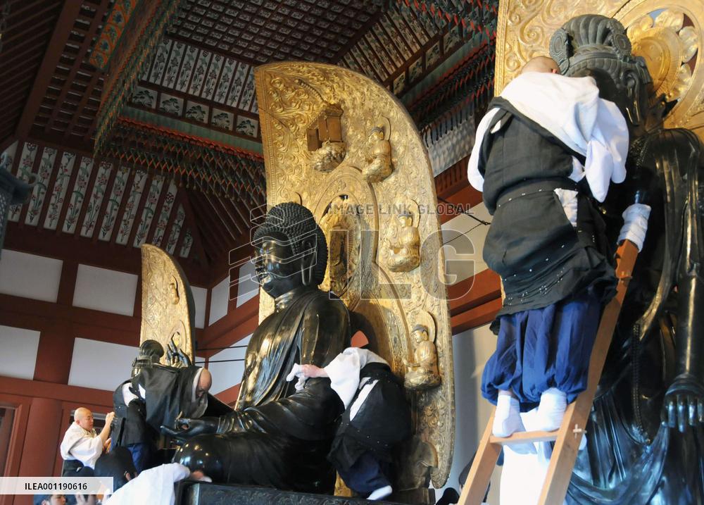 Buddhist statues at Yakushiji get dust-down for new year