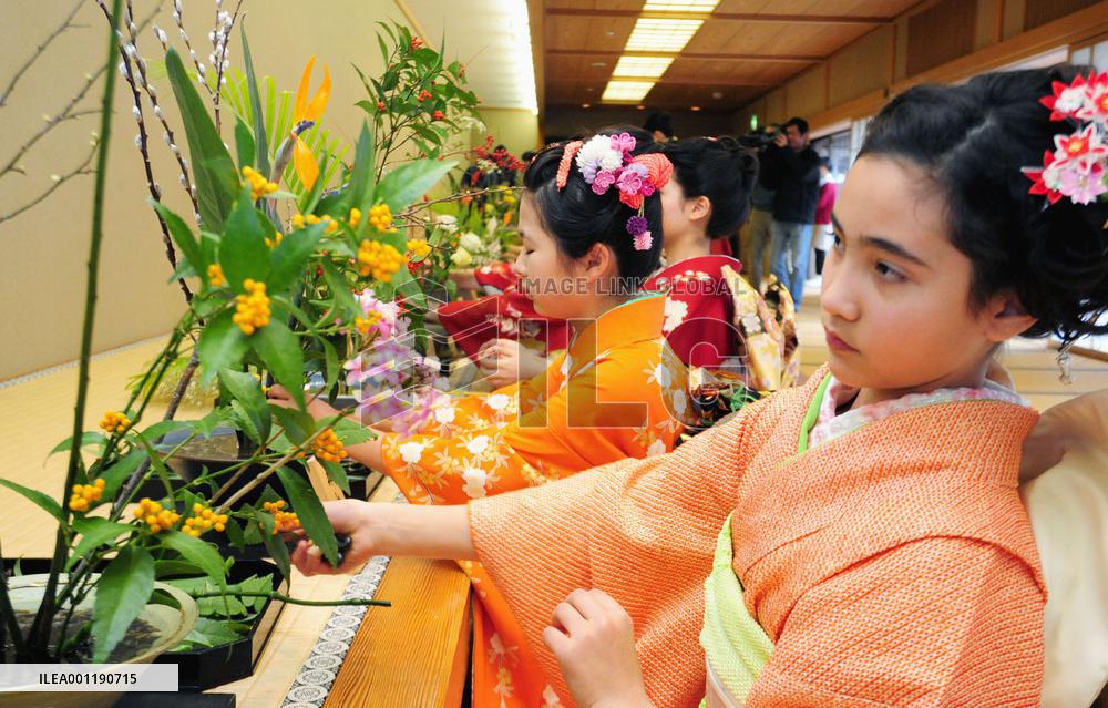 New Year flower arranging ceremony