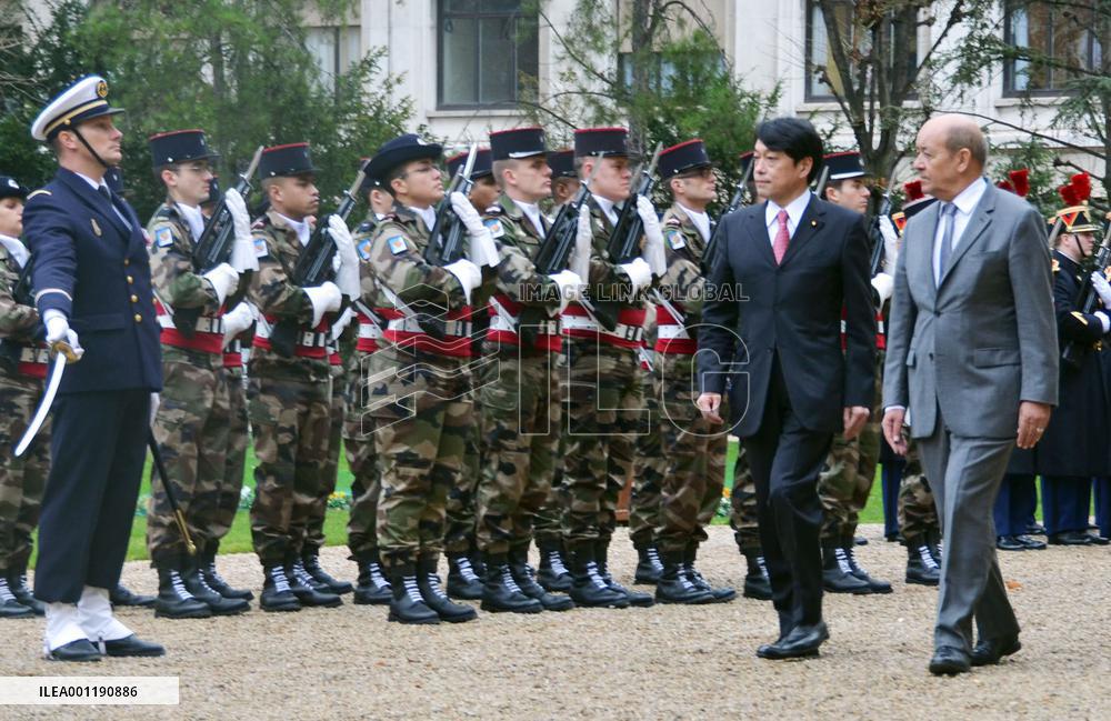 Japan minister in France
