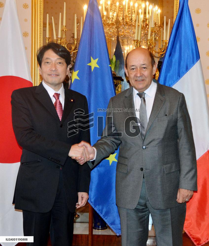 Japan minister in France