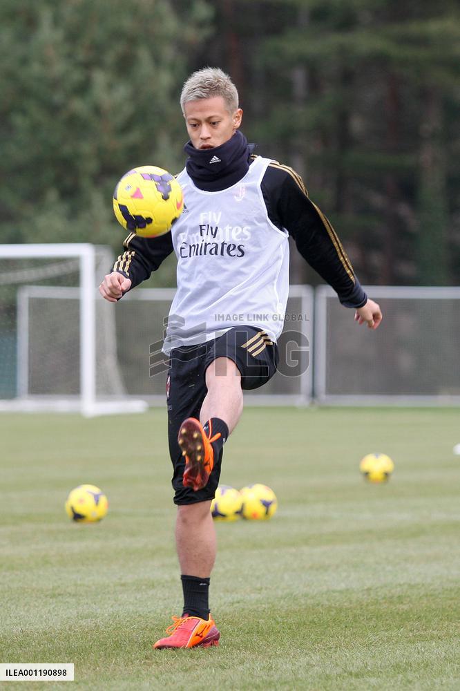 AC Milan's Honda joins practice