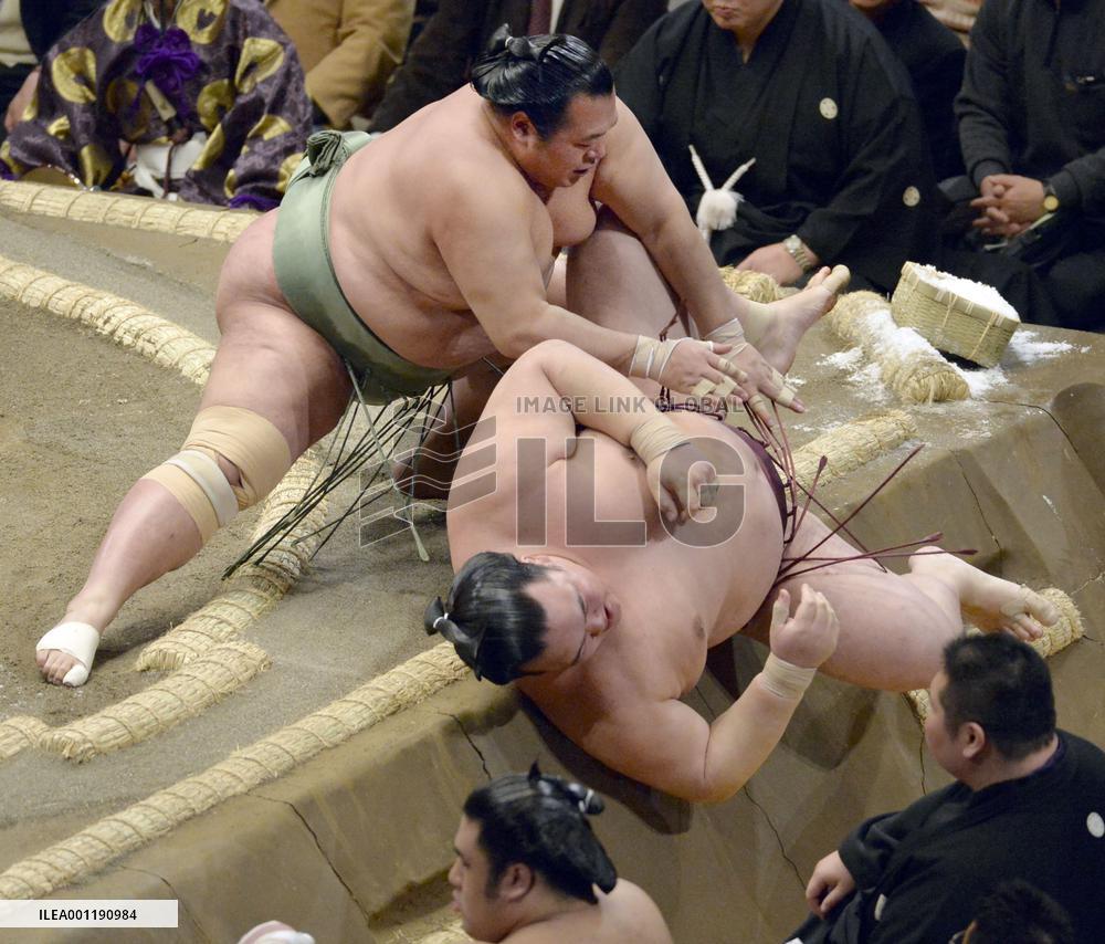 New Year sumo