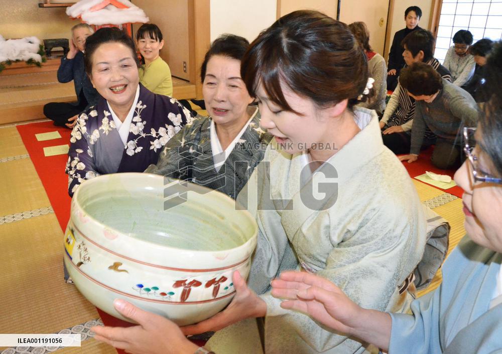 New Year tea ceremony