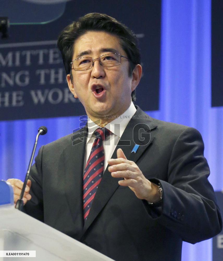 Abe at Davos forum