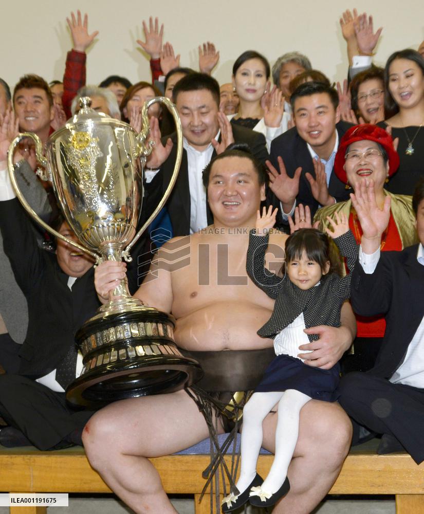 New Year sumo