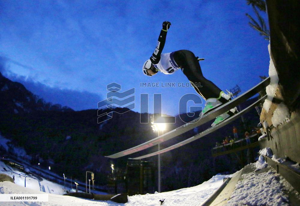 Takanashi wins 3rd straight junior world title