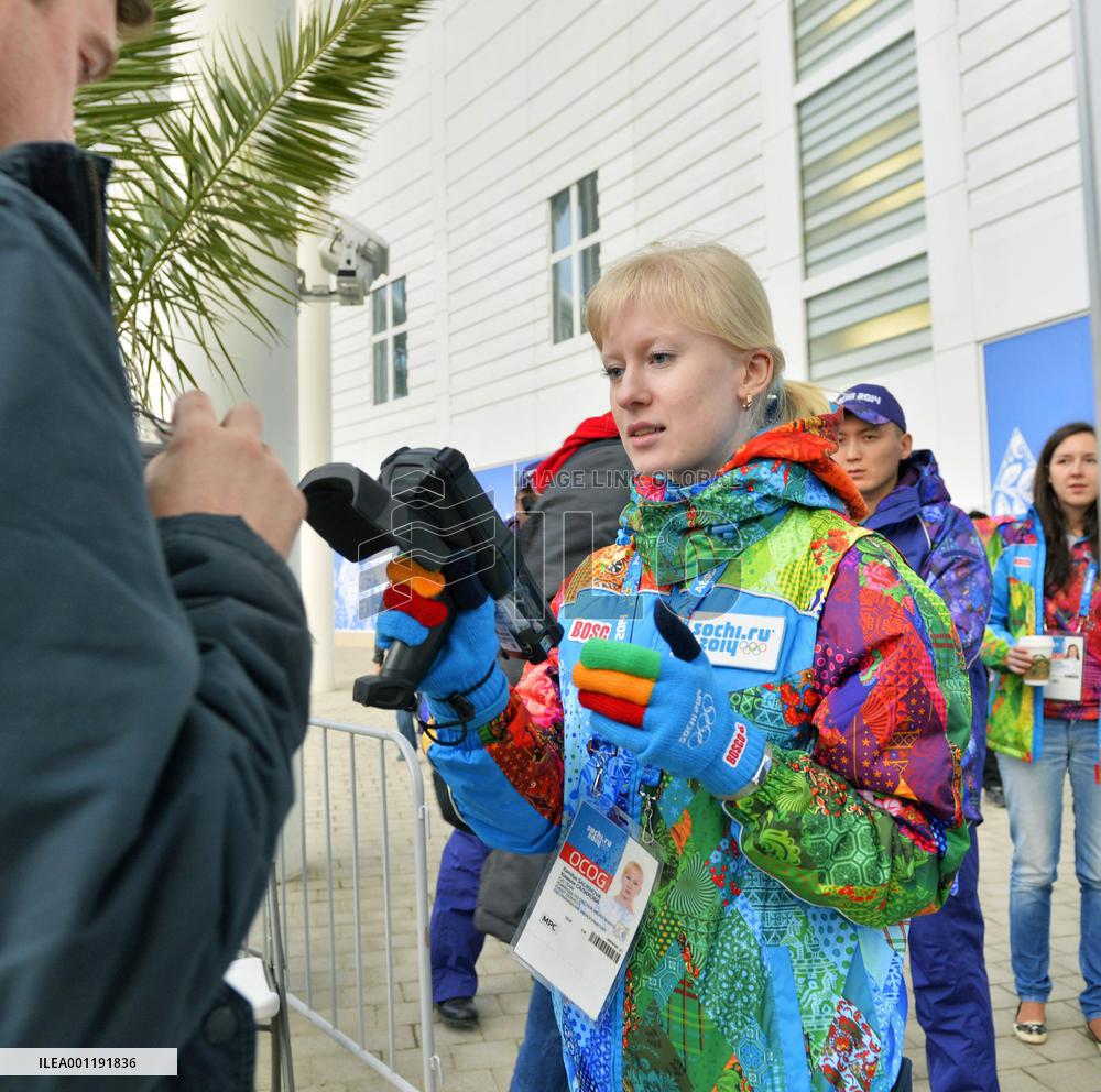 Volunteers helping boost image of Russia