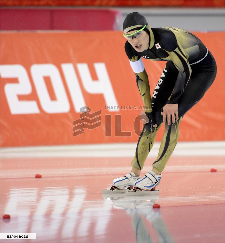 Japan ice skater Williamson finishes 5,000-meter race at Sochi