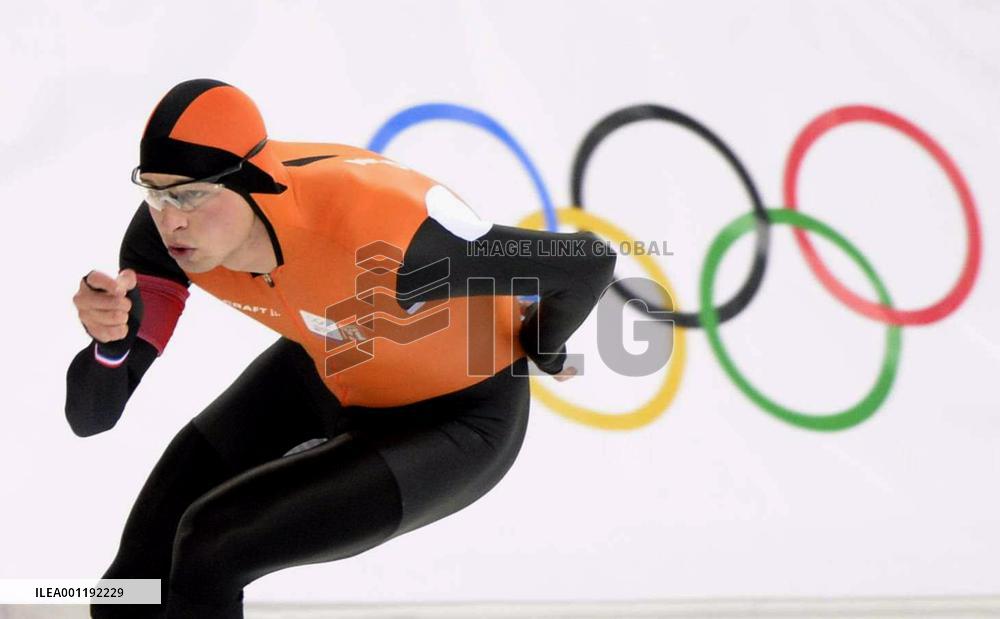 Sven Kramer wins men's 5,000m speedskating