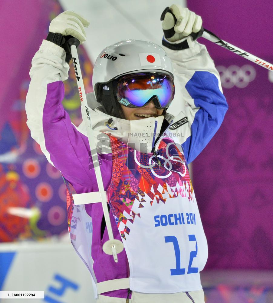 Uemura in Olympic moguls final