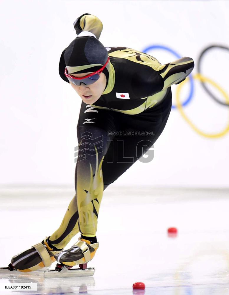 Japanese skater Hozumi in 3,000-meter race at Sochi