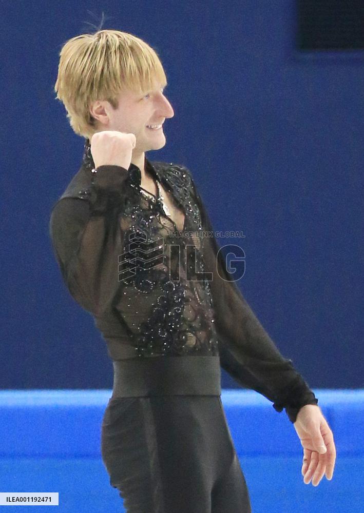 Russia's Plushenko steals show in men's free skating of team event