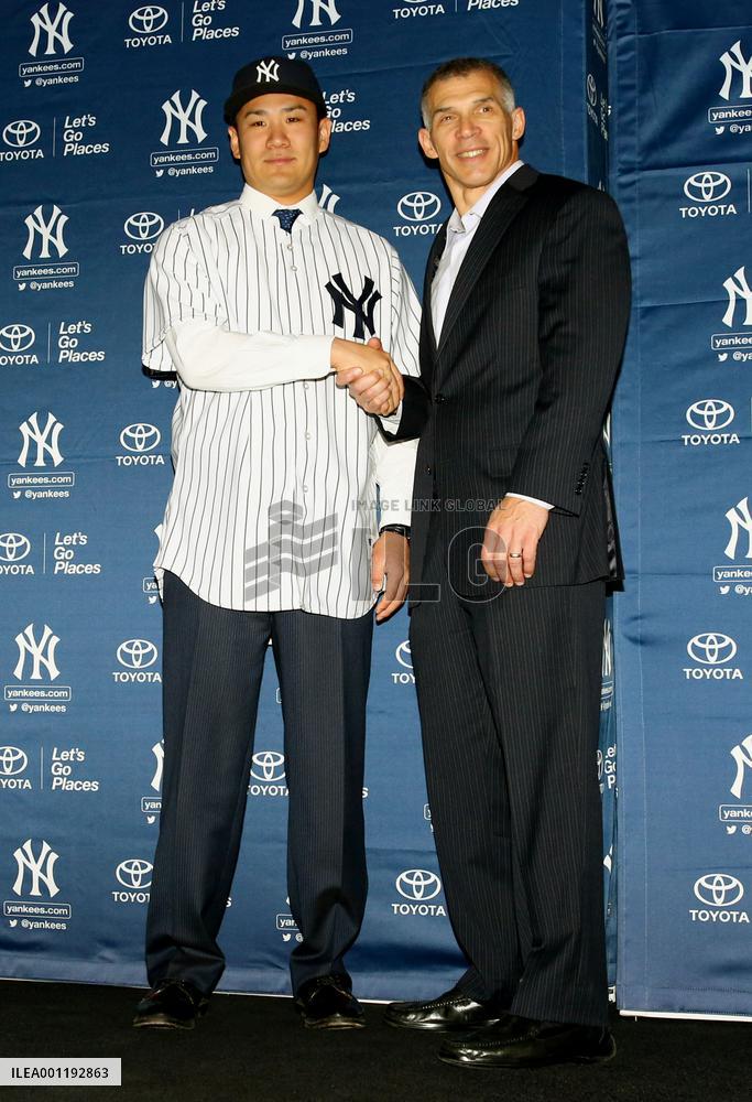 Yankees present Tanaka at Yankee Stadium