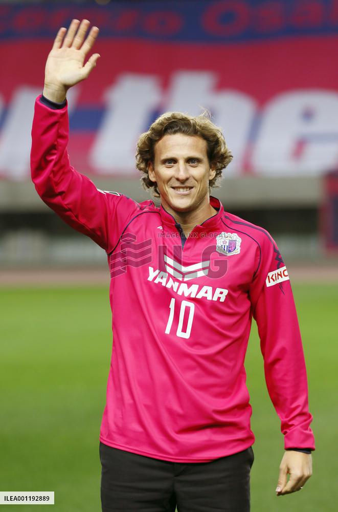 World Cup MVP Forlan looking forward to J-League challenge