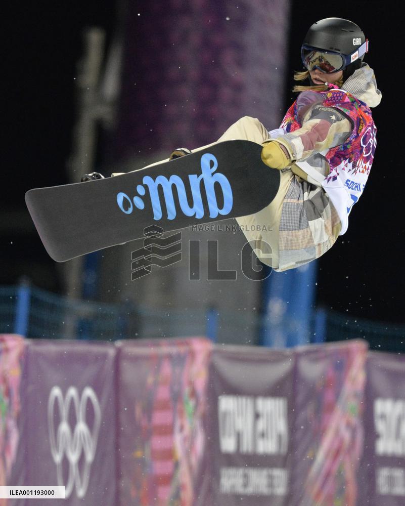Farrington of U.S. wins gold in women's snowboard halfpipe