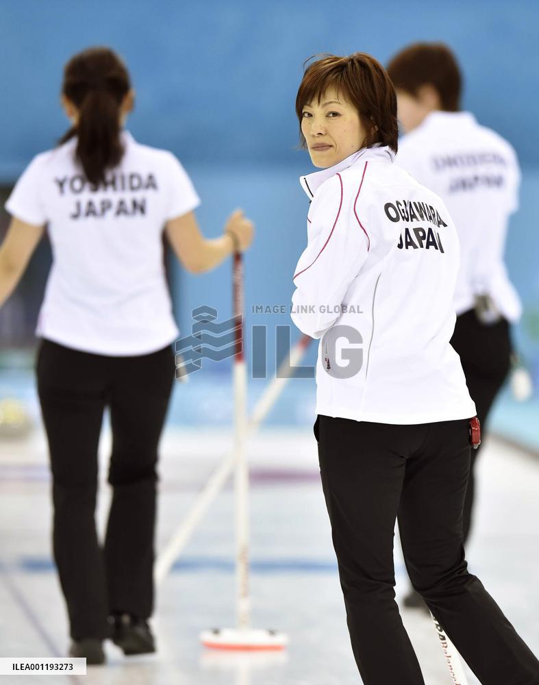 Japan's Ogasawara in women's curling game vs Britain