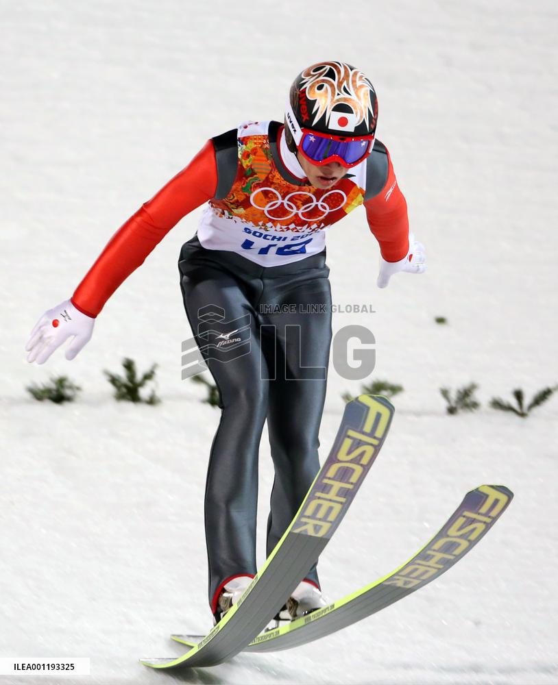 Japan's Takeuchi lands, qualifying for large hill final