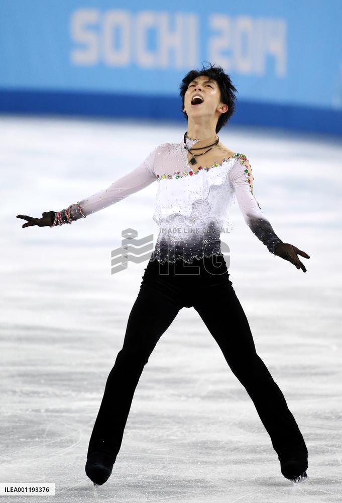 Japan's figure skater Hanyu performs free program