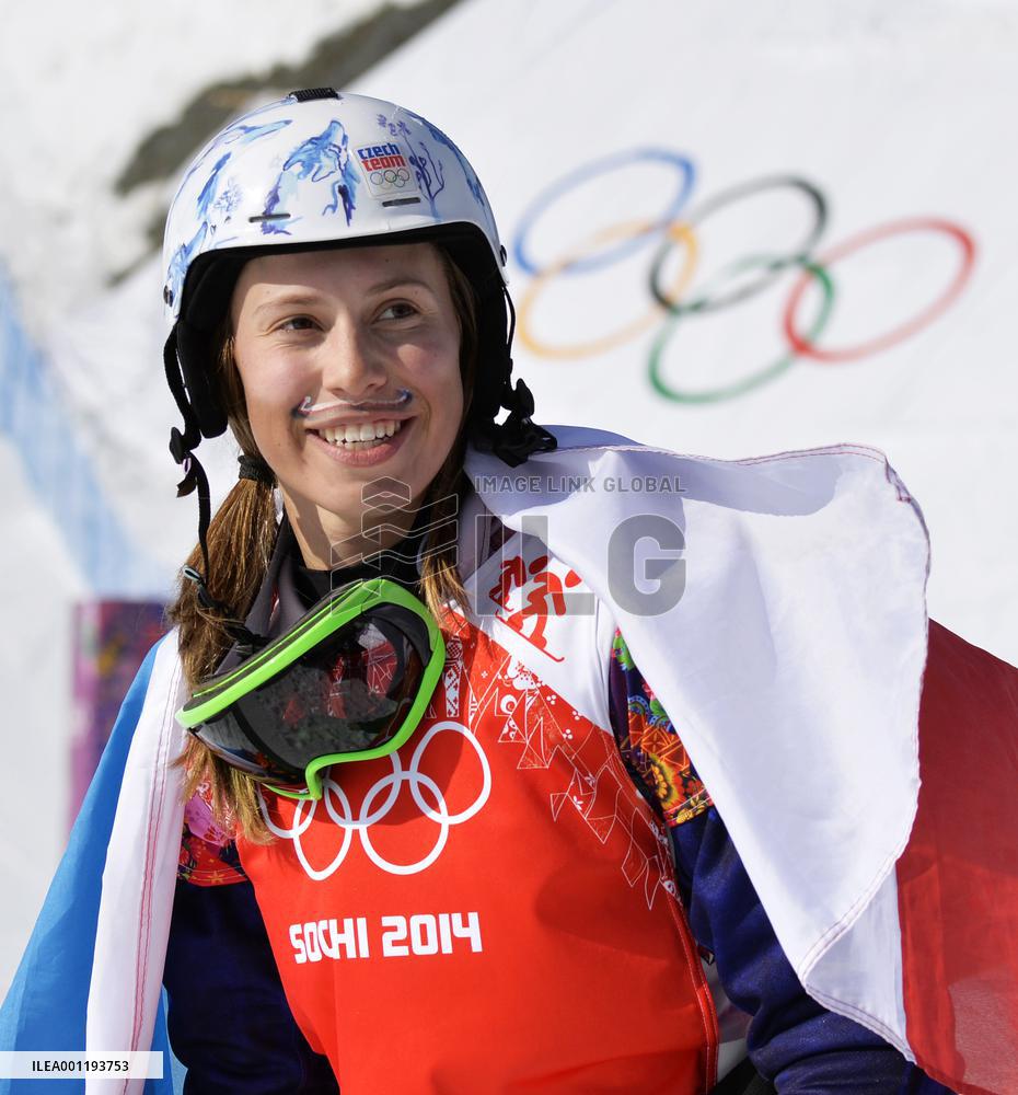 Czech's Samkova wins gold with lucky 'stache'