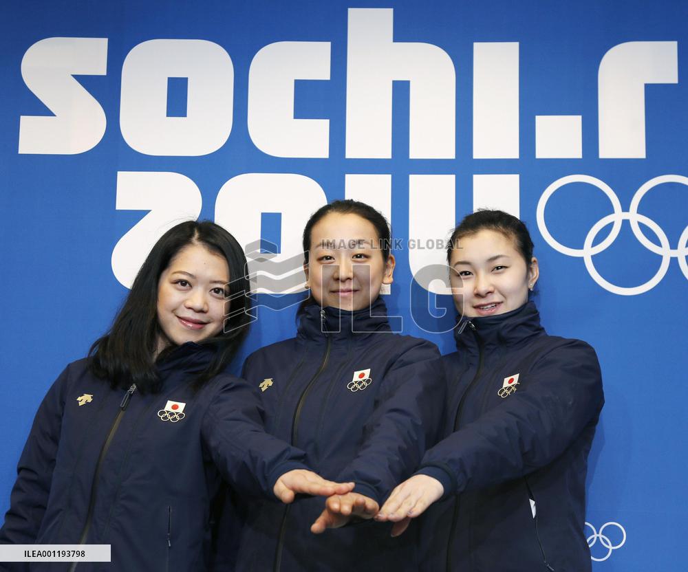 Japanese figure skaters meet press in Sochi