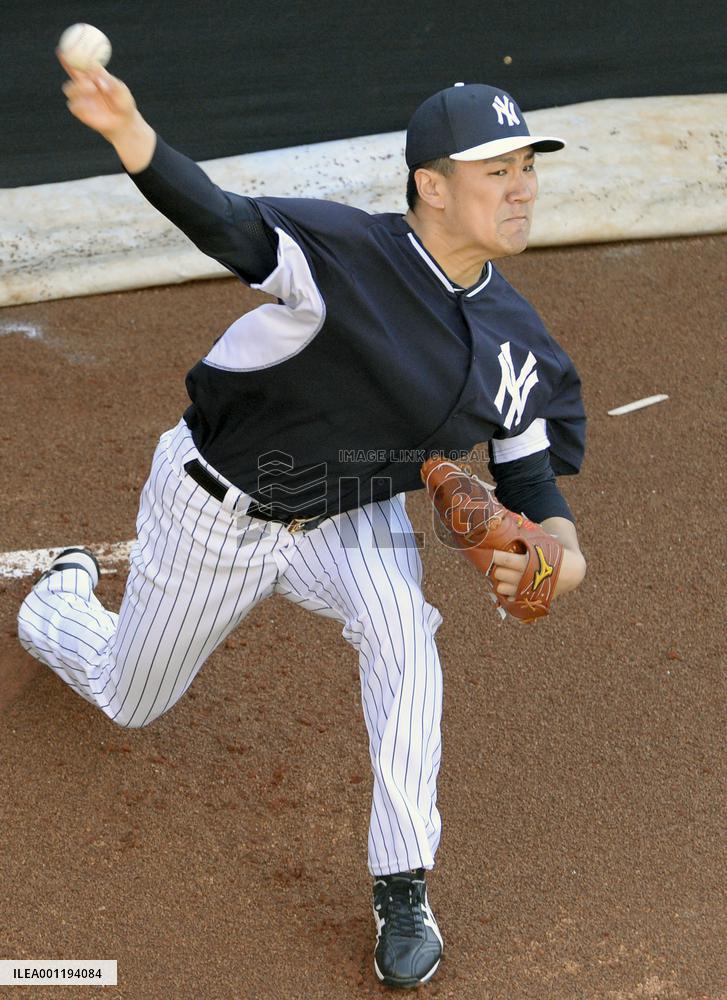Tanaka at spring training camp