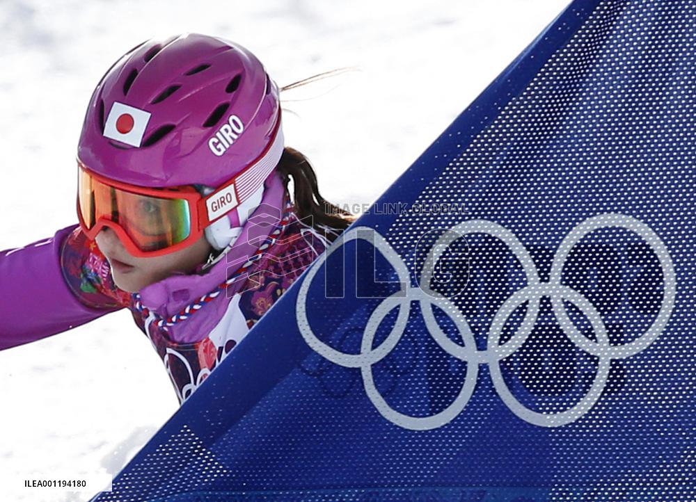 Japan's Takeuchi wins silver in women's parallel giant slalom