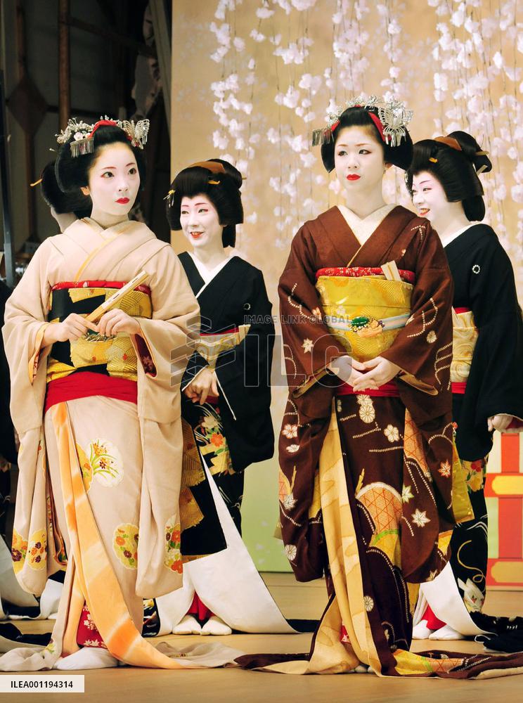 Geishas rehearse for Kitano Odori dance show in Kyoto