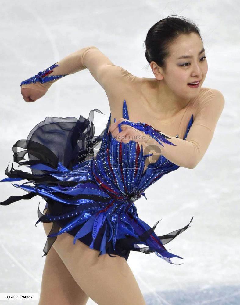 Asada dances on ice in free program at Sochi