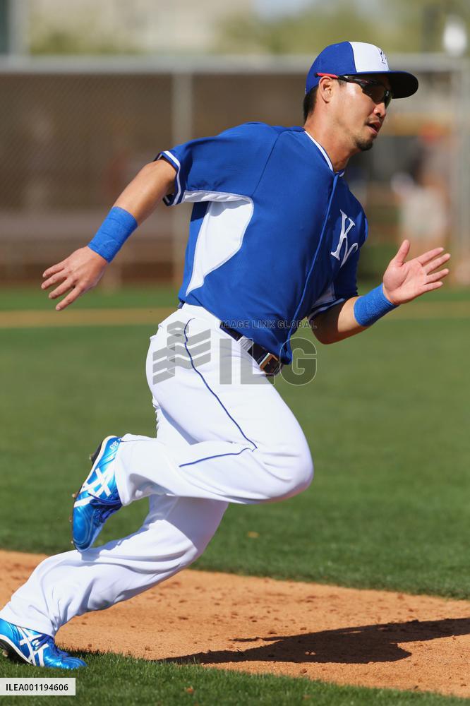 Royals' Aoki at Arizona camp