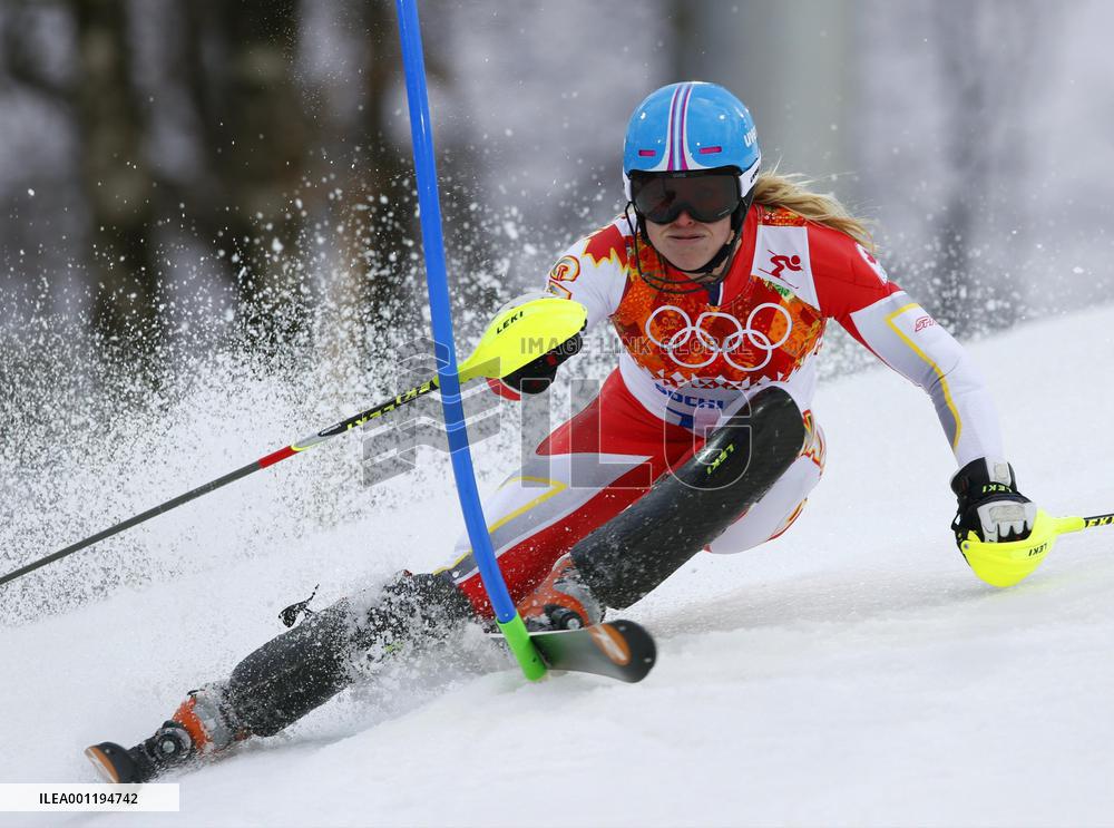 Canadian Alpine skier plays foul