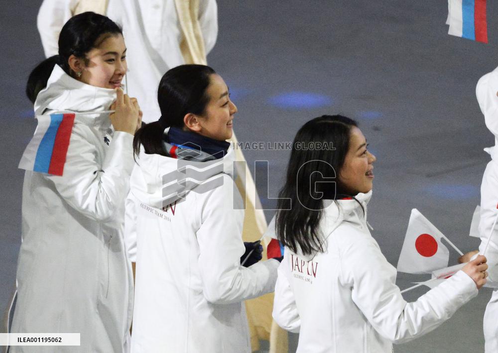Japanese skaters at Sochi Games closing ceremony