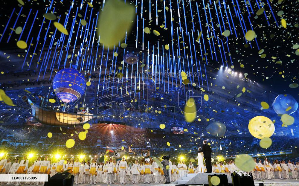 Confetti showers Closing Ceremony for Sochi Winter Games