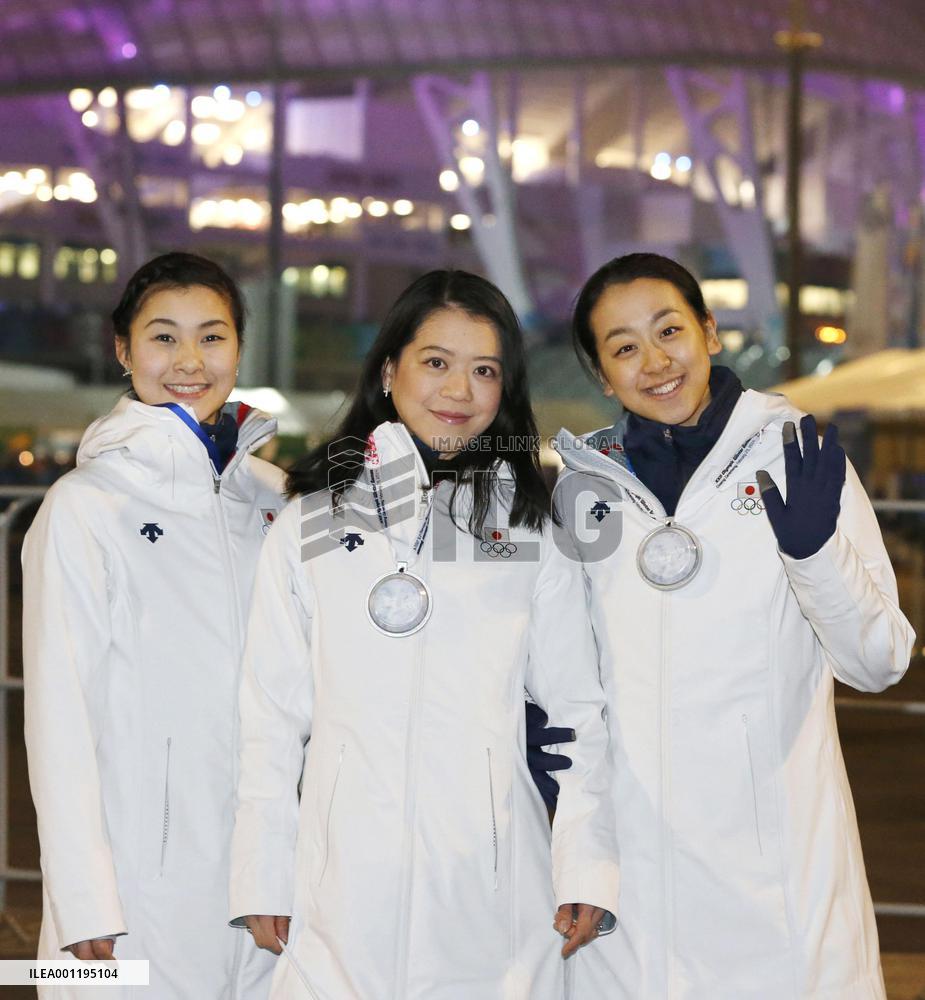 Japanese figure skaters join Sochi Games Closing Ceremony
