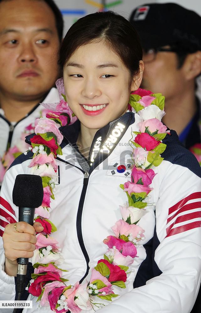 S. Korean figure skating silver medalist Kim meets reporters