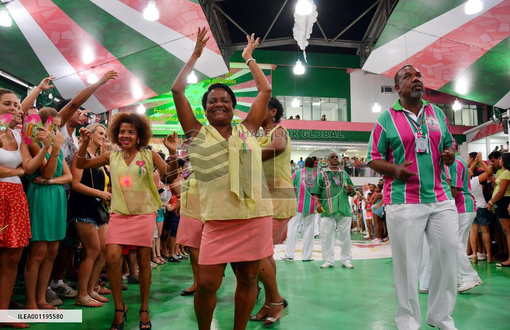 Brazilians practice samba dance ahead of Rio Carnival