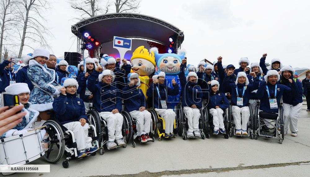 Japan's Paralympics squad arrives at Sochi athletes' village