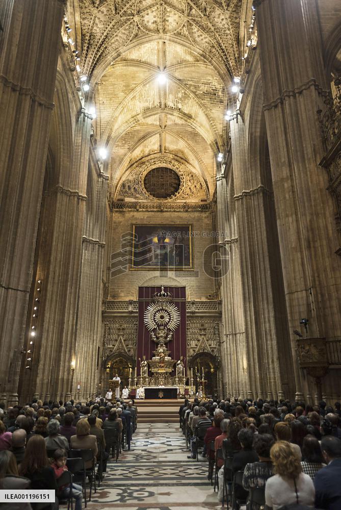 Mourning in Seville on Japan quake anniversary