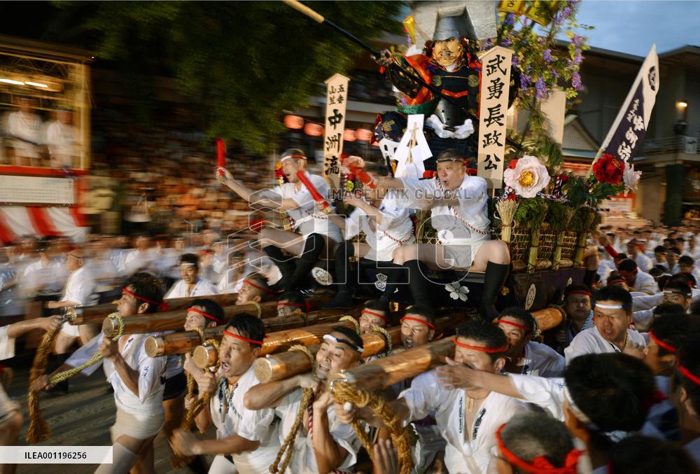 Japan to propose festivals as UNESCO heritage
