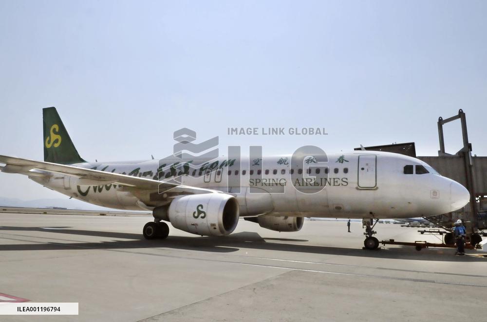 Spring Airlines serves Osaka-Shanghai route
