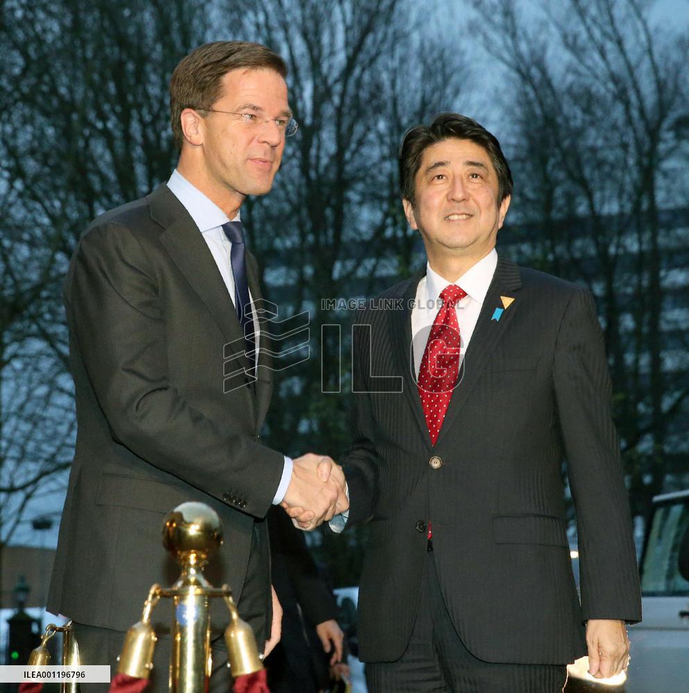 Japanese prime minister in Netherlands