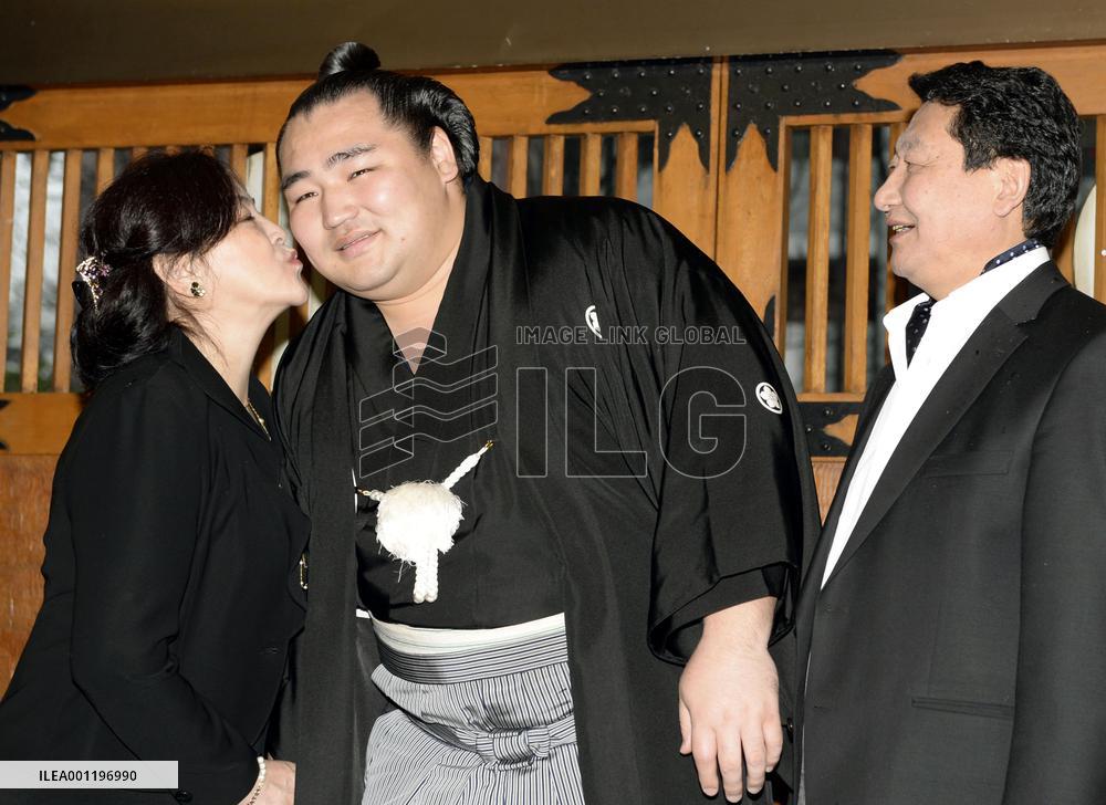 Kakuryu promoted to yokozuna