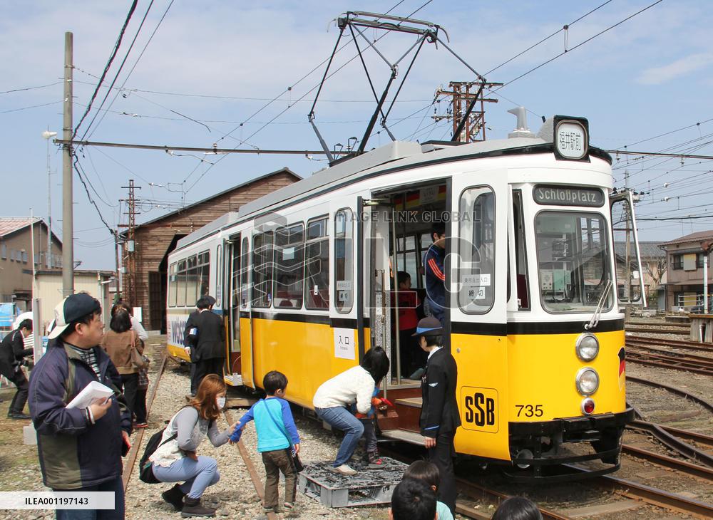 German-made train car unveiled in Fukui Pref.